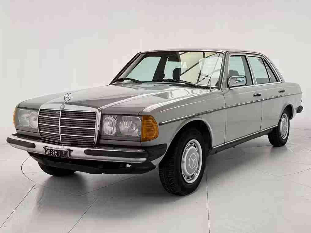 Mercedes-Benz - W123 200 single owner - NO RESERVE - 1983
