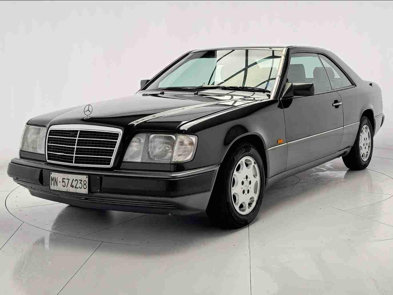 Mercedes-Benz - 200 CE - NO RESERVE - 1993